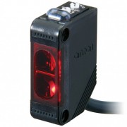 Датчик фотоэлектрический прямоугольный E3Z, рефлект. MSR, 4м, NPN, кабель 2м E3Z-R61 2M OMI